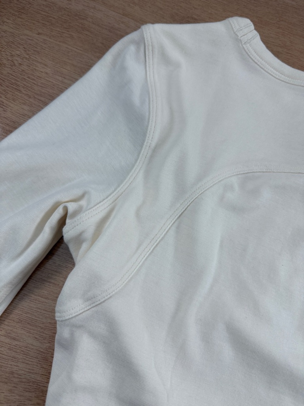 lululemon athletica Cream Ruched Center Long Sleeve Crop Top - Picture 7 of 12